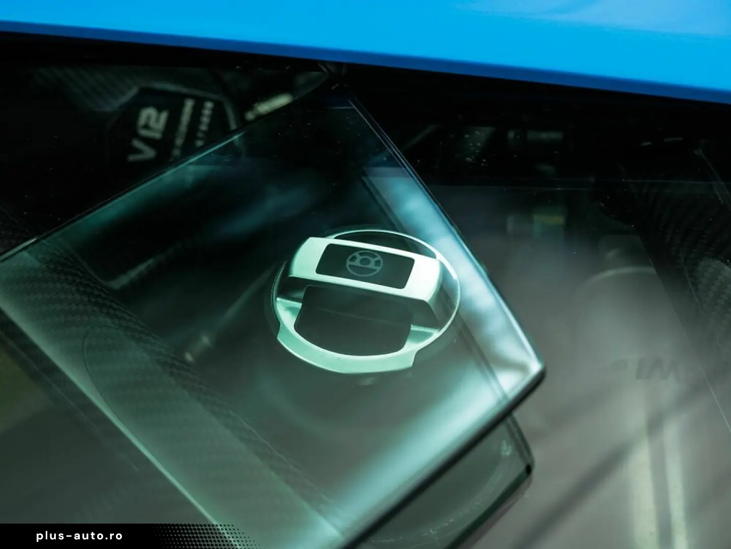 LAMBORGHINI Aventador Ultimae Roadster limited 250 pieces