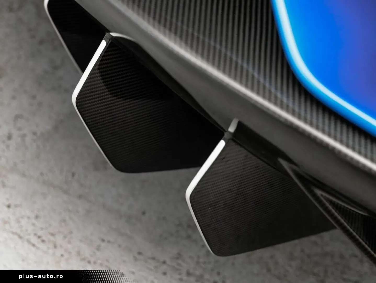 LAMBORGHINI Aventador Ultimae Roadster limited 250 pieces