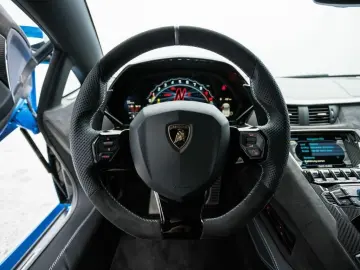 LAMBORGHINI Aventador Ultimae Roadster limited 250 pieces