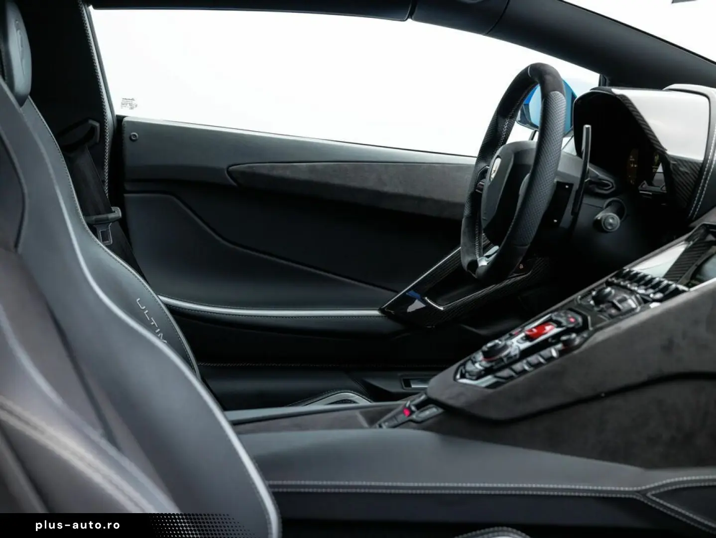 LAMBORGHINI Aventador Ultimae Roadster limited 250 pieces