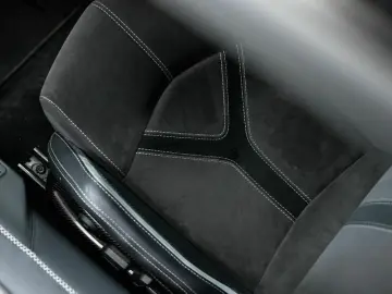 LAMBORGHINI Aventador Ultimae Roadster limited 250 pieces