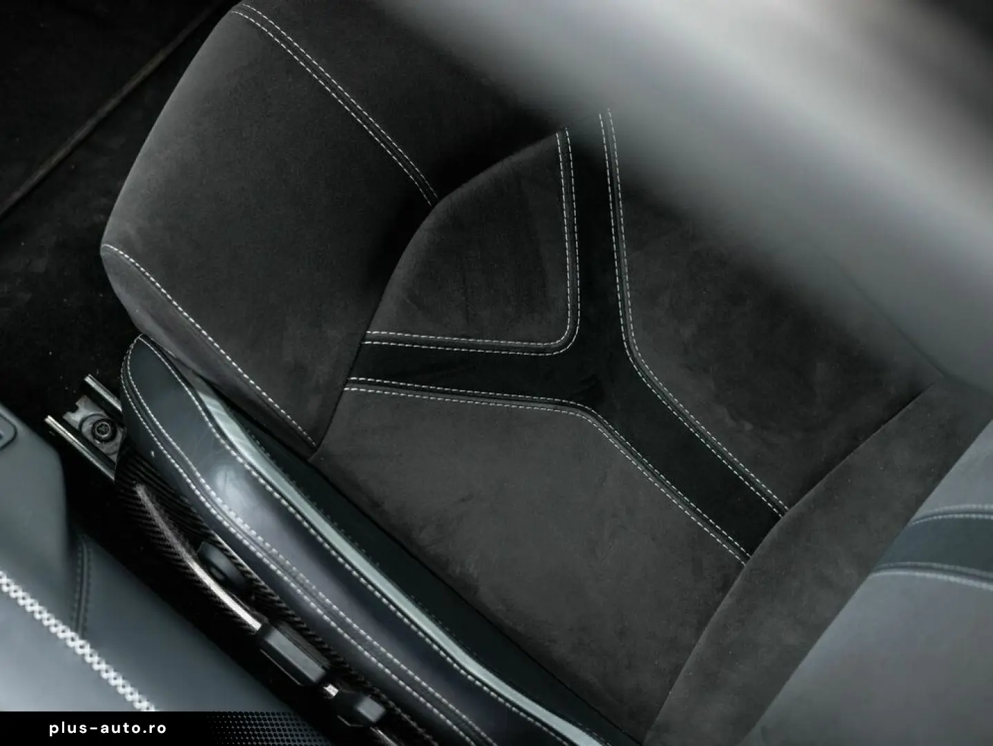 LAMBORGHINI Aventador Ultimae Roadster limited 250 pieces