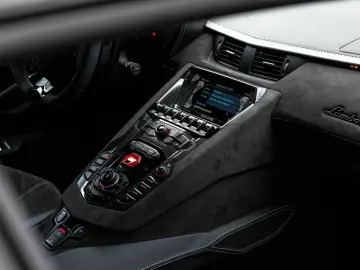 LAMBORGHINI Aventador Ultimae Roadster limited 250 pieces