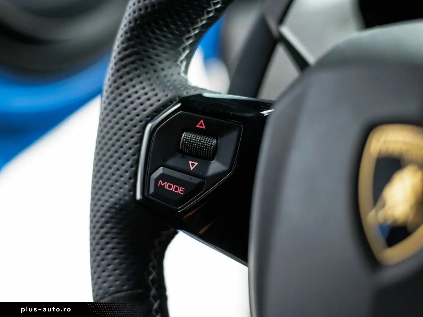 LAMBORGHINI Aventador Ultimae Roadster limited 250 pieces