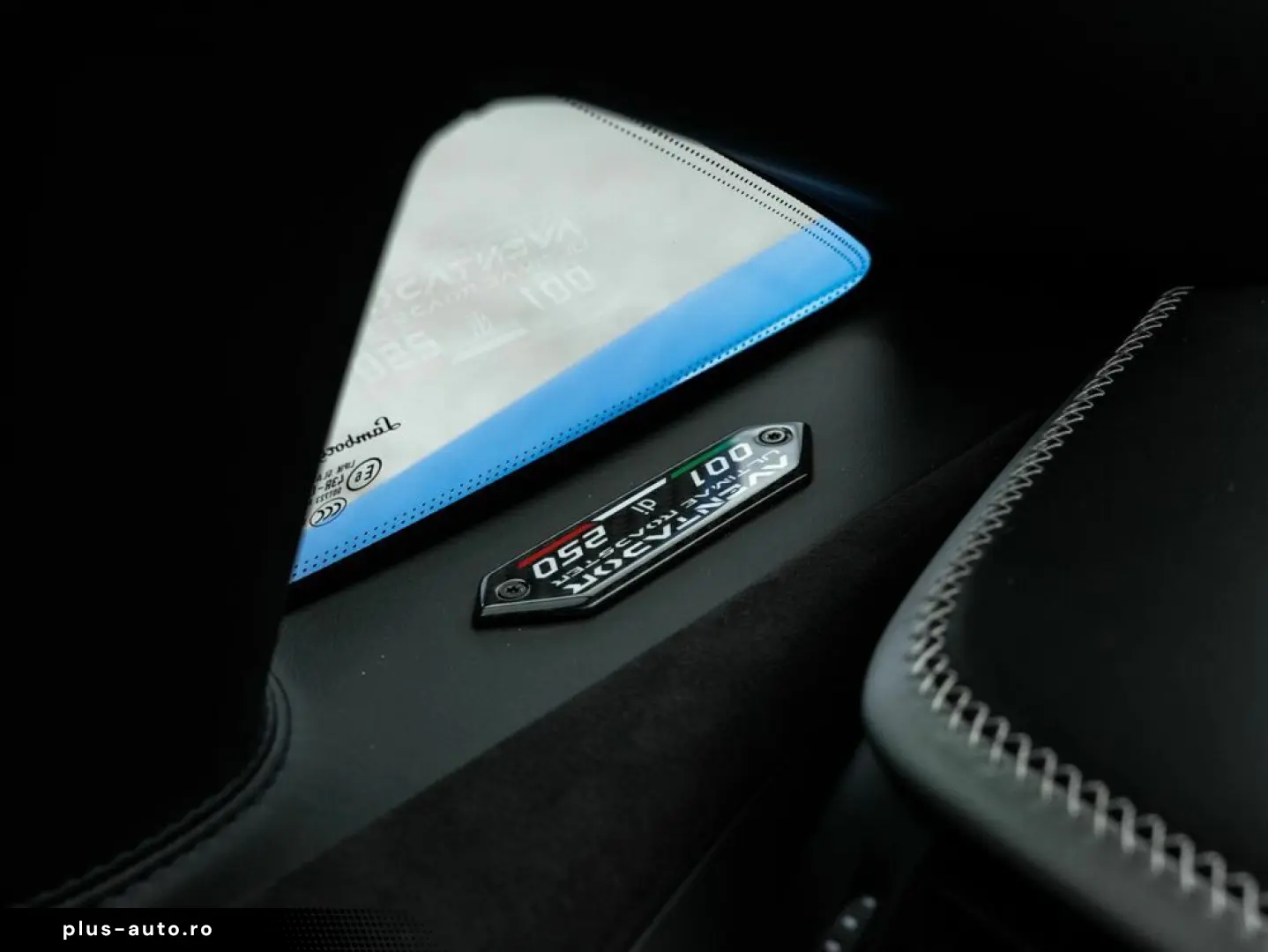 LAMBORGHINI Aventador Ultimae Roadster limited 250 pieces