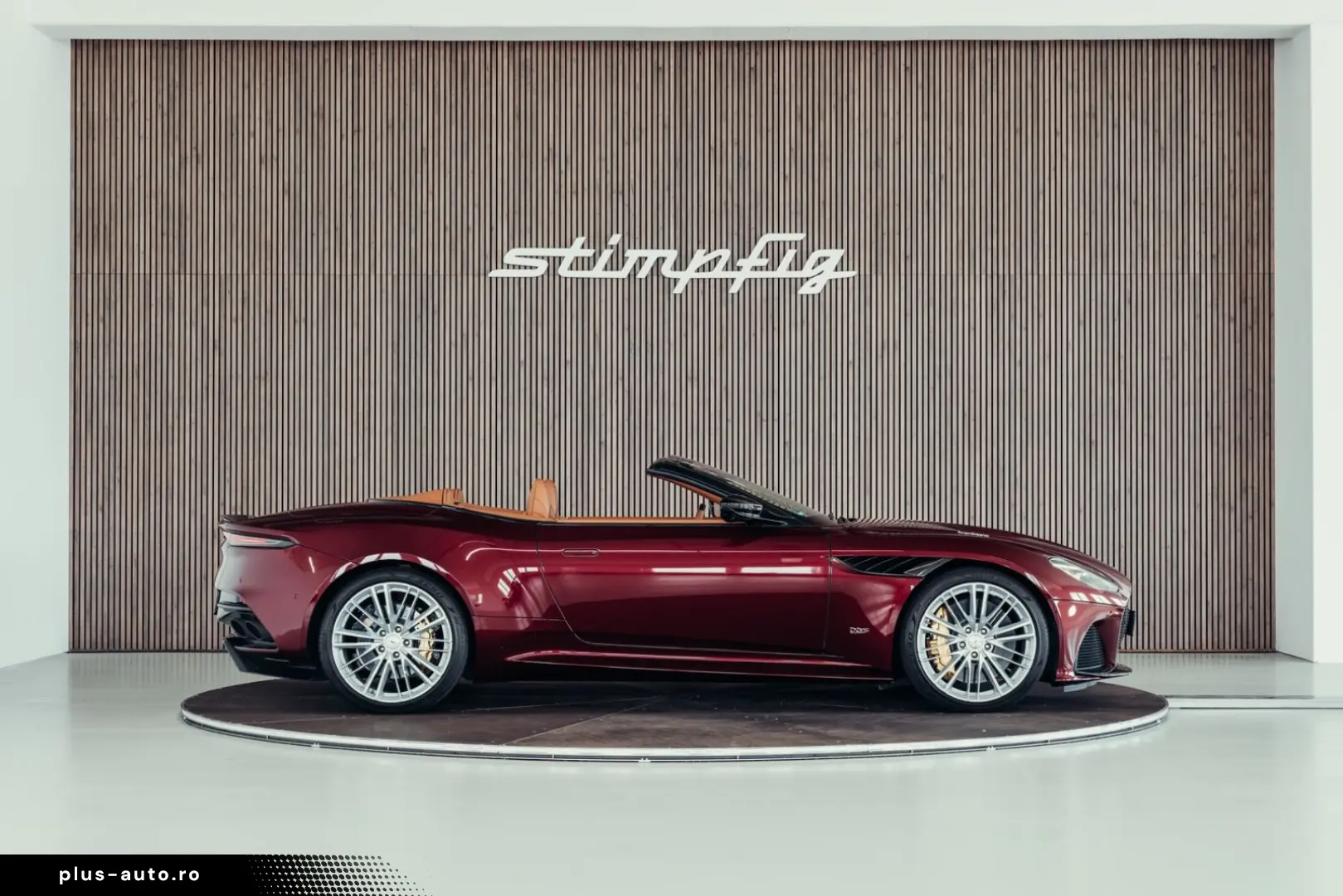 ASTON MARTIN DBS Volante Superleggera  Liquid Crimson