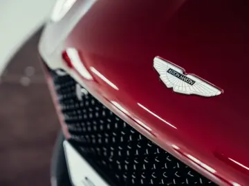 ASTON MARTIN DBS Volante Superleggera  Liquid Crimson