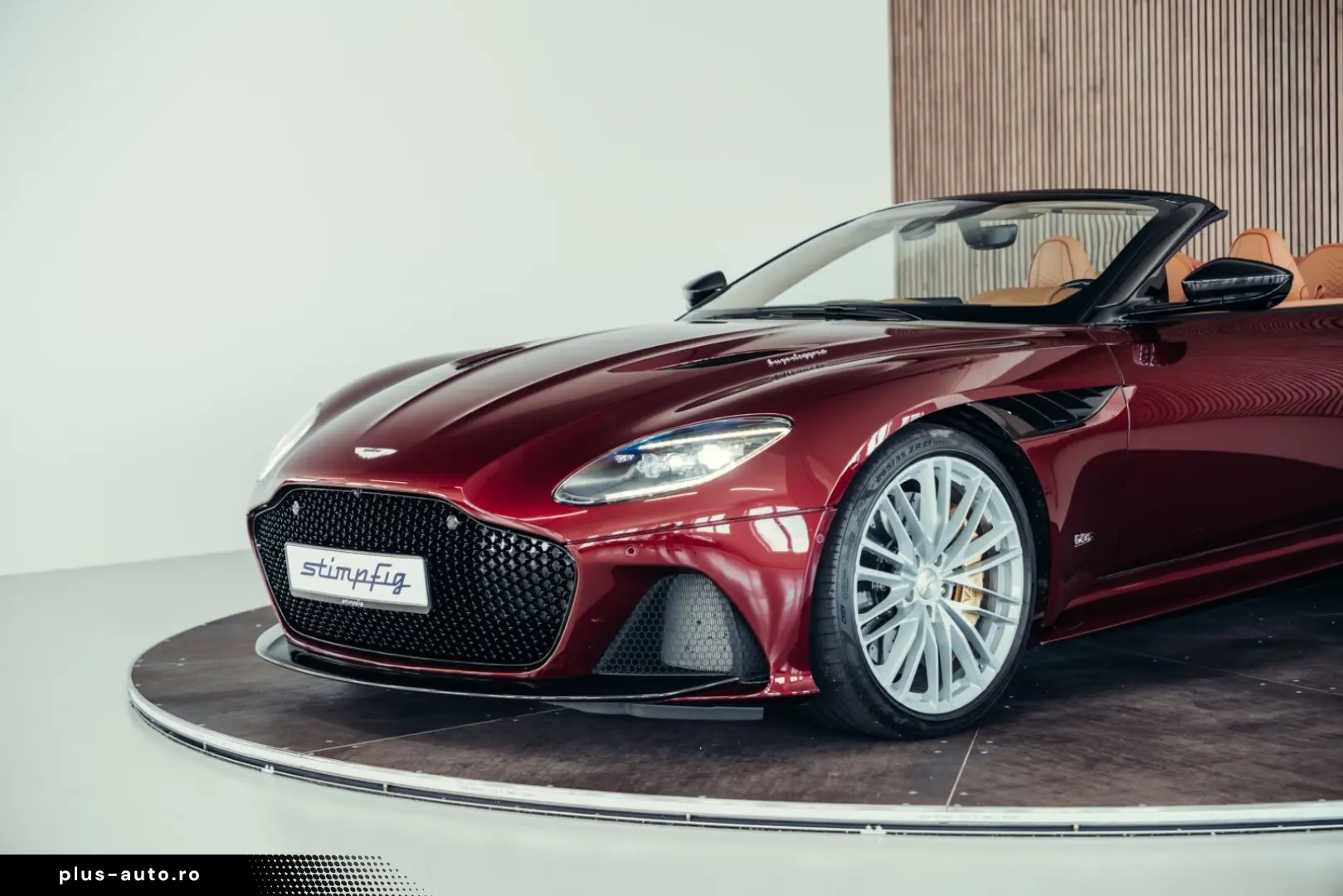 ASTON MARTIN DBS Volante Superleggera  Liquid Crimson