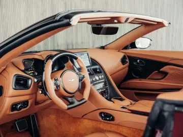 ASTON MARTIN DBS Volante Superleggera  Liquid Crimson