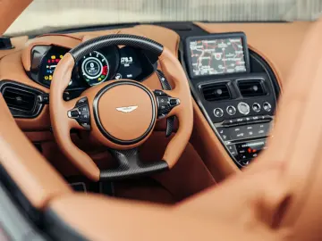 ASTON MARTIN DBS Volante Superleggera  Liquid Crimson