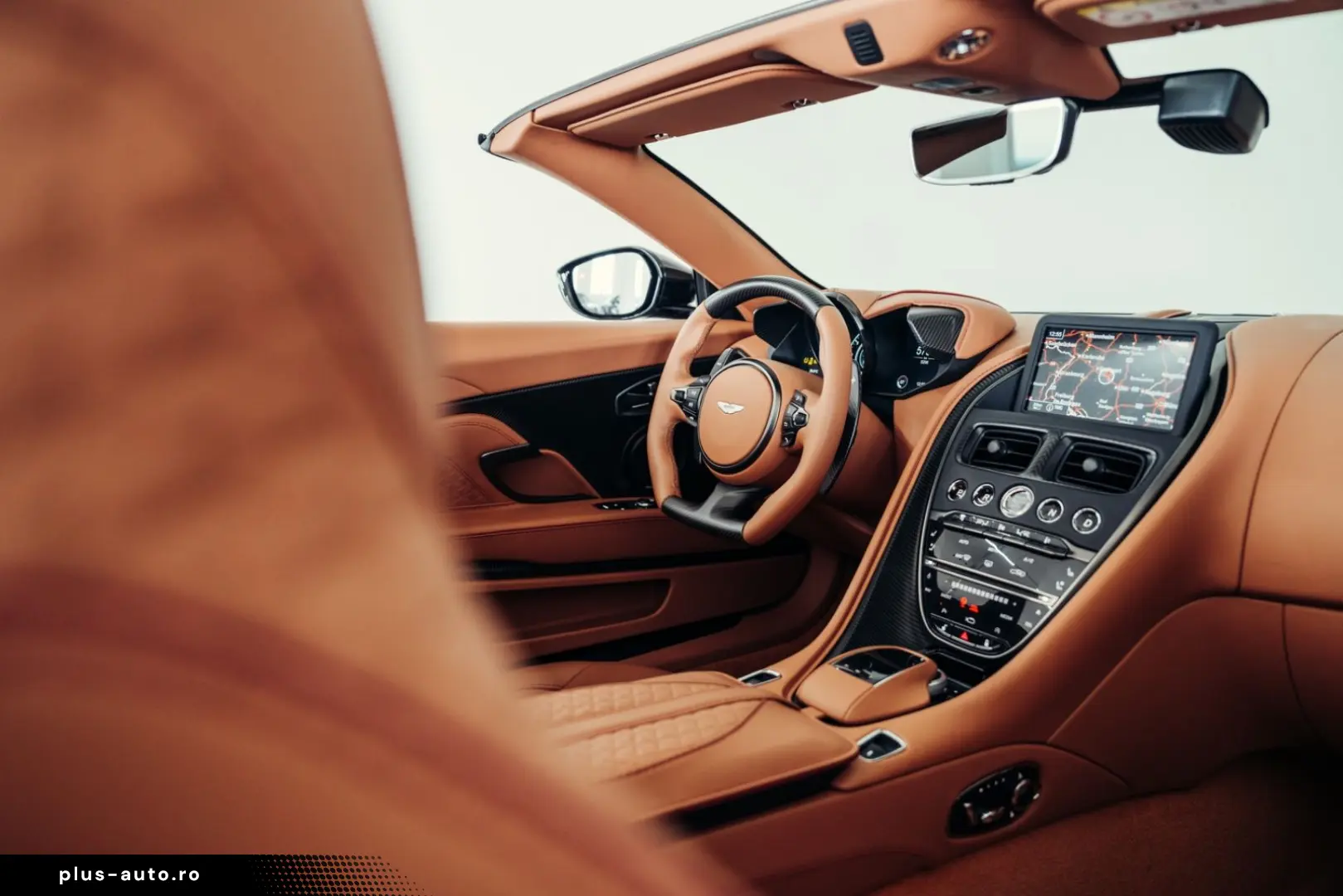 ASTON MARTIN DBS Volante Superleggera  Liquid Crimson