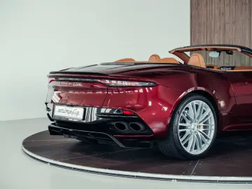 ASTON MARTIN DBS Volante Superleggera  Liquid Crimson