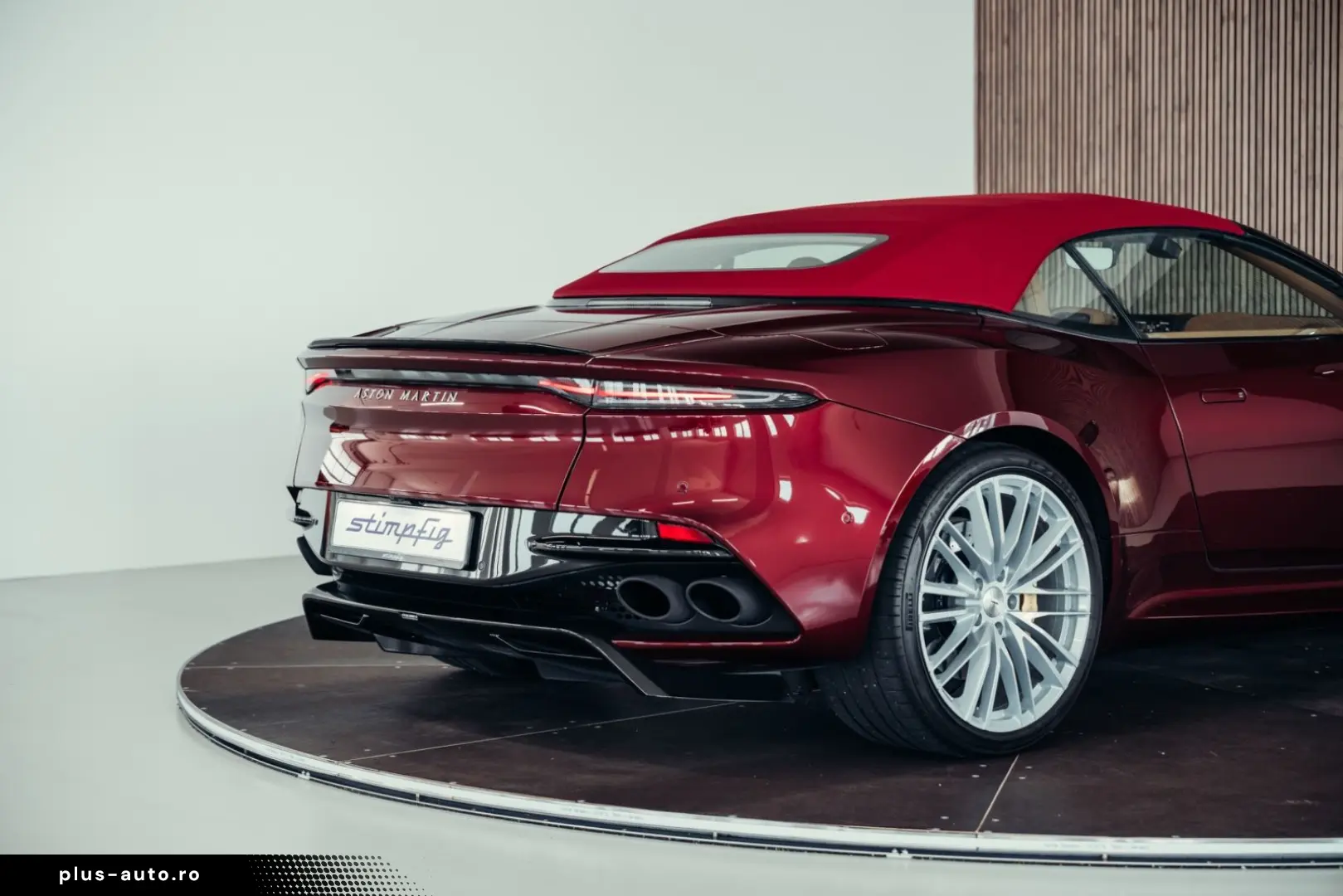 ASTON MARTIN DBS Volante Superleggera  Liquid Crimson