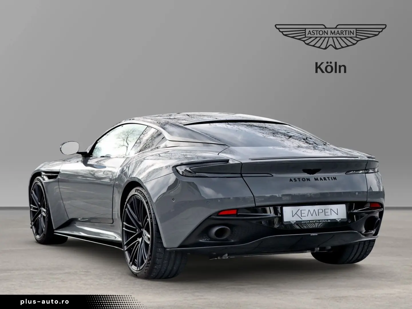 ASTON MARTIN DB12 China Grey Oxford Tan