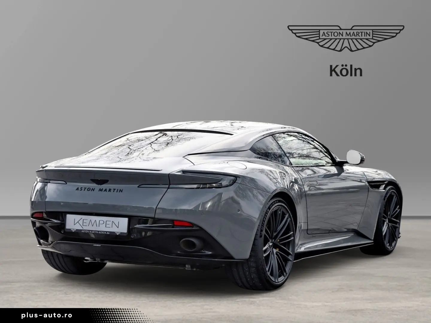 ASTON MARTIN DB12 China Grey Oxford Tan