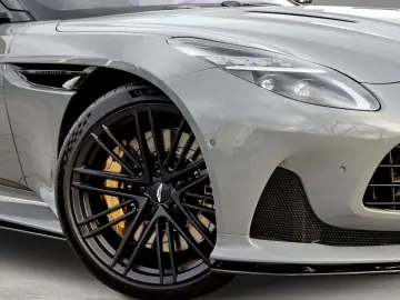 ASTON MARTIN DB12 China Grey Oxford Tan