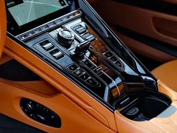 ASTON MARTIN DB12 China Grey Oxford Tan