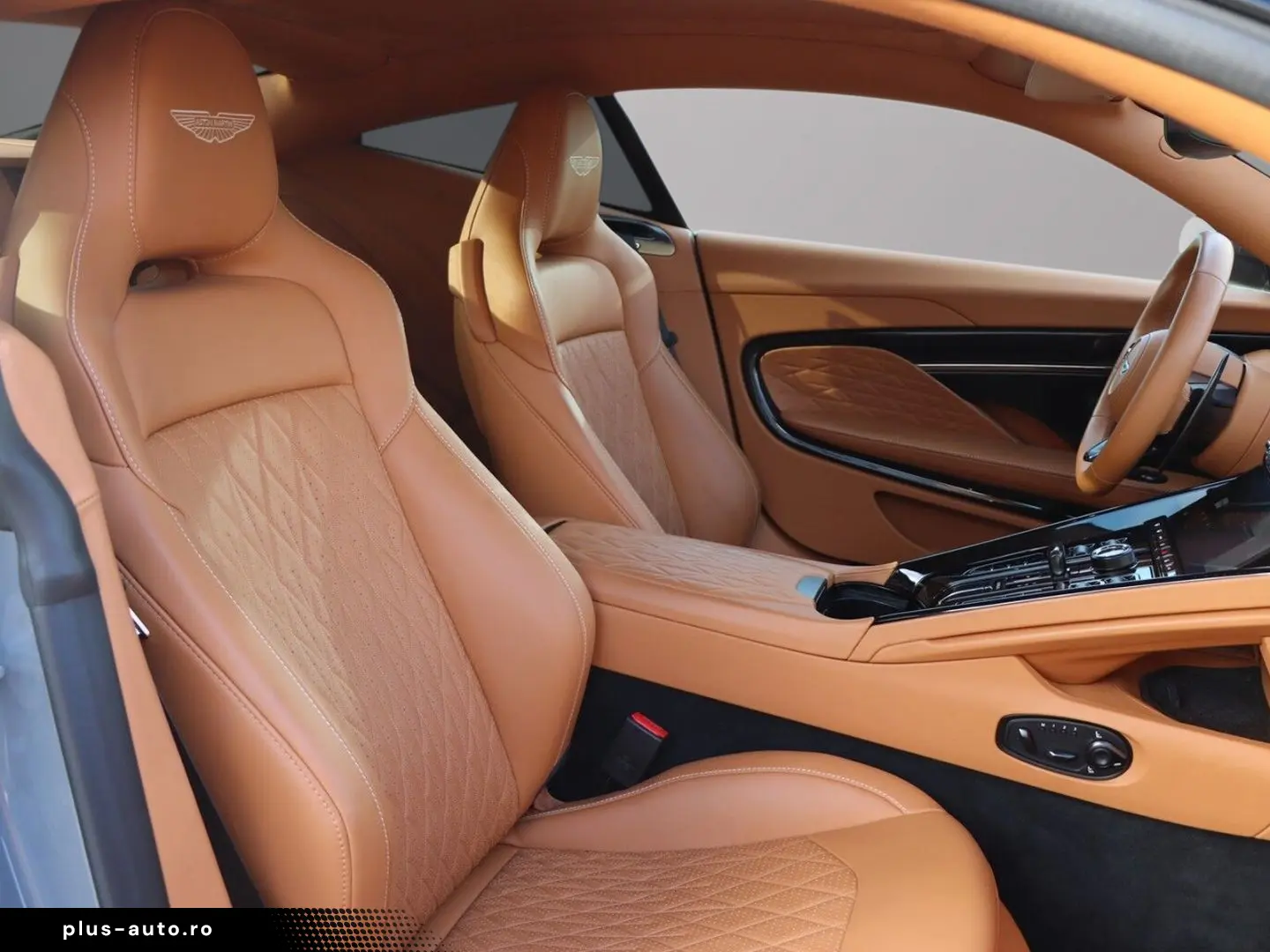 ASTON MARTIN DB12 China Grey Oxford Tan