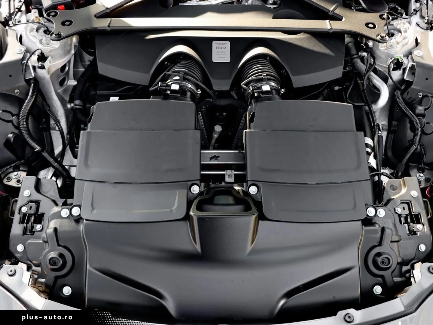 ASTON MARTIN DB12 China Grey Oxford Tan