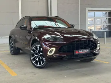 ASTON MARTIN DBX 4.0 V8 DIVINE RED ORANGE