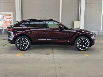 ASTON MARTIN DBX 4.0 V8 DIVINE RED ORANGE