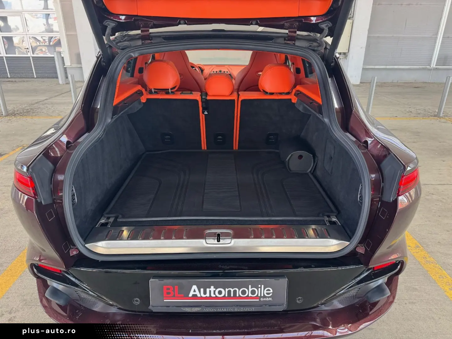ASTON MARTIN DBX 4.0 V8 DIVINE RED ORANGE