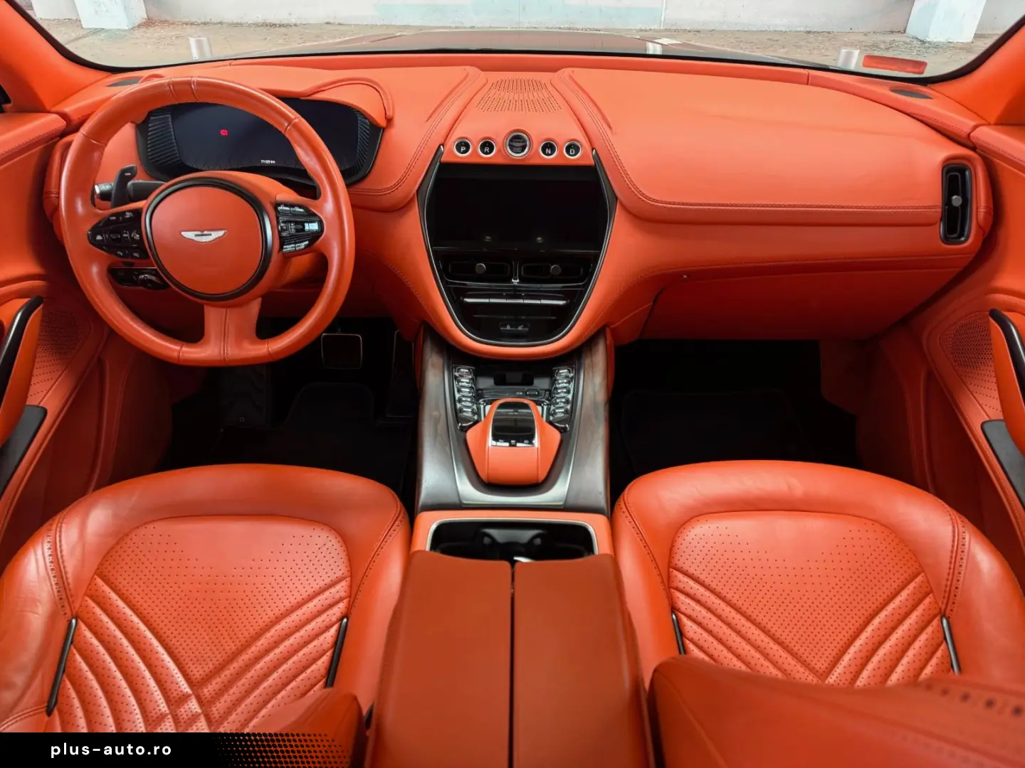 ASTON MARTIN DBX 4.0 V8 DIVINE RED ORANGE