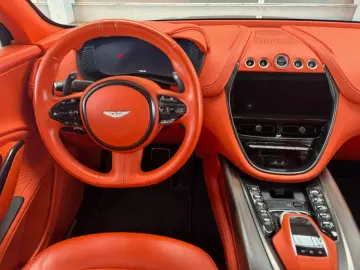 ASTON MARTIN DBX 4.0 V8 DIVINE RED ORANGE