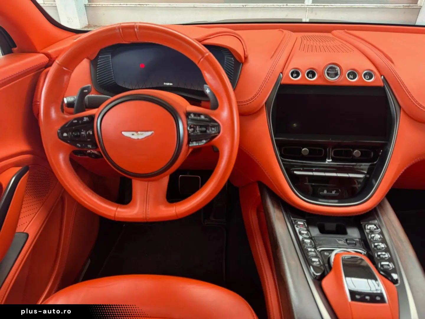 ASTON MARTIN DBX 4.0 V8 DIVINE RED ORANGE