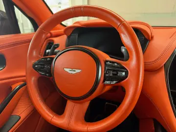 ASTON MARTIN DBX 4.0 V8 DIVINE RED ORANGE