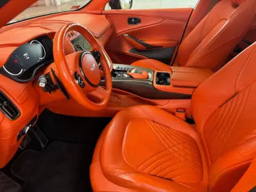 ASTON MARTIN DBX 4.0 V8 DIVINE RED ORANGE