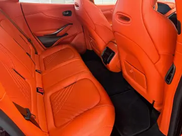 ASTON MARTIN DBX 4.0 V8 DIVINE RED ORANGE