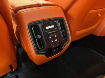 ASTON MARTIN DBX 4.0 V8 DIVINE RED ORANGE