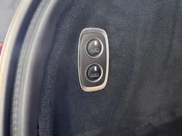 ASTON MARTIN DBX 4.0 V8 DIVINE RED ORANGE