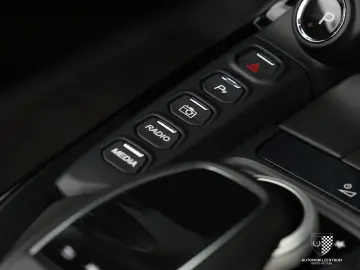 ASTON MARTIN V8 Vantage Roadster BlackPack SportsPlusPack