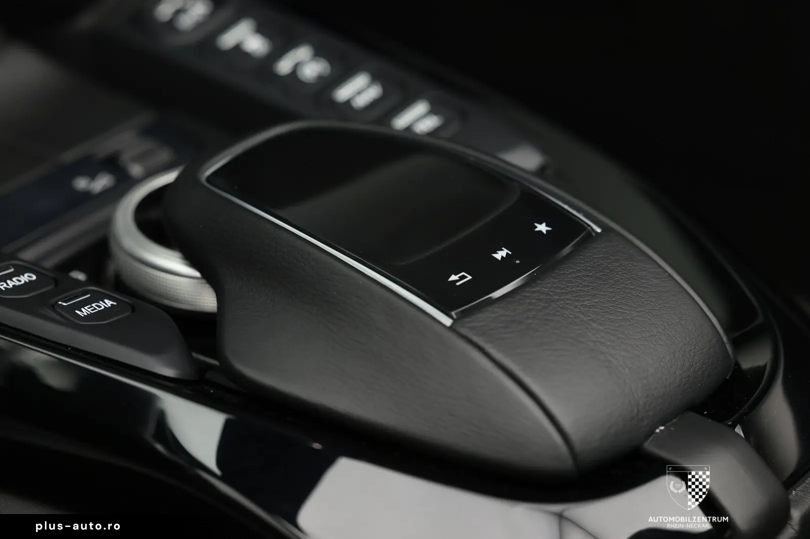 ASTON MARTIN V8 Vantage Roadster BlackPack SportsPlusPack