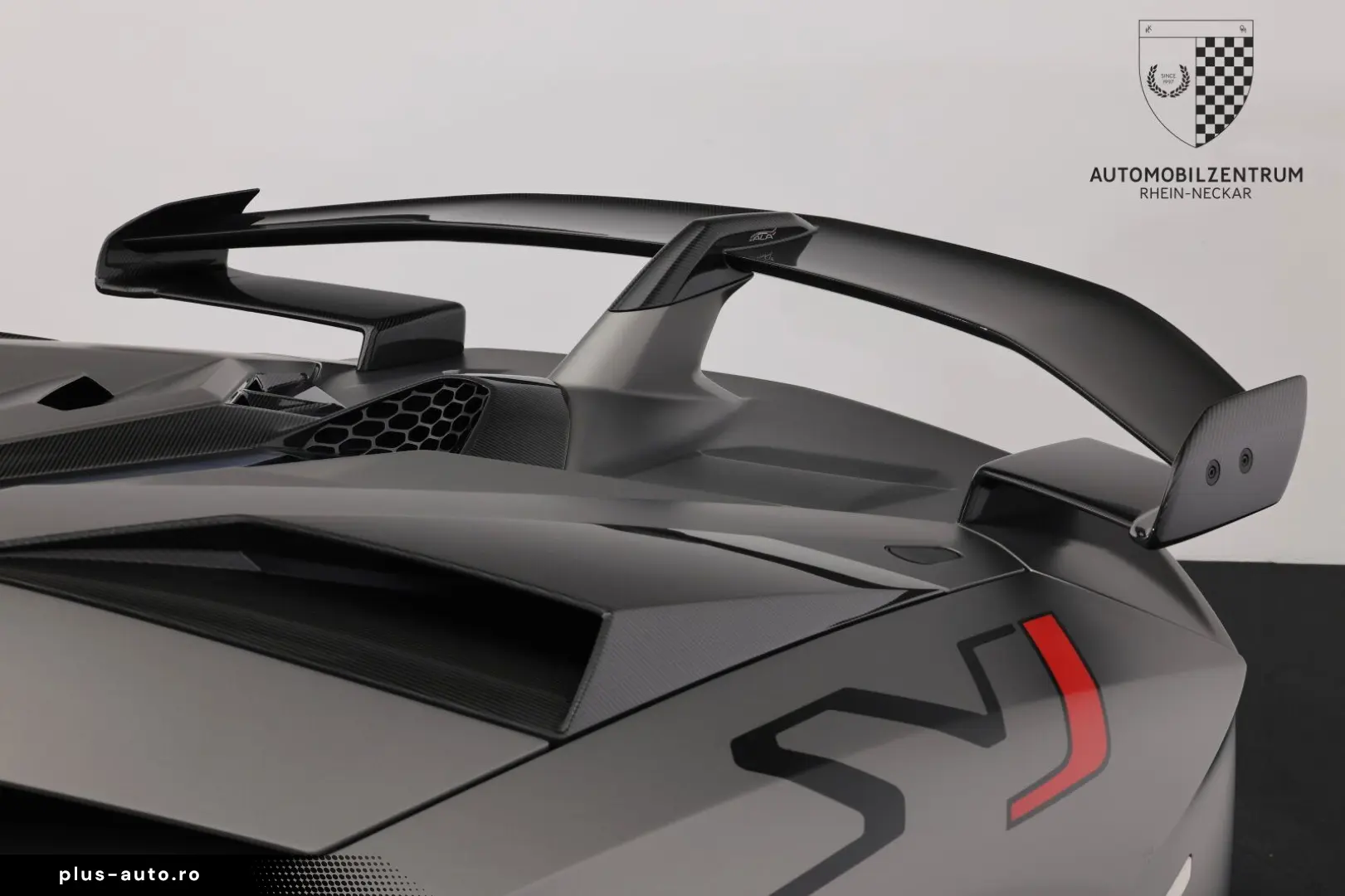 LAMBORGHINI Aventador SVJ Roadster FullCarbon PaintedLogo