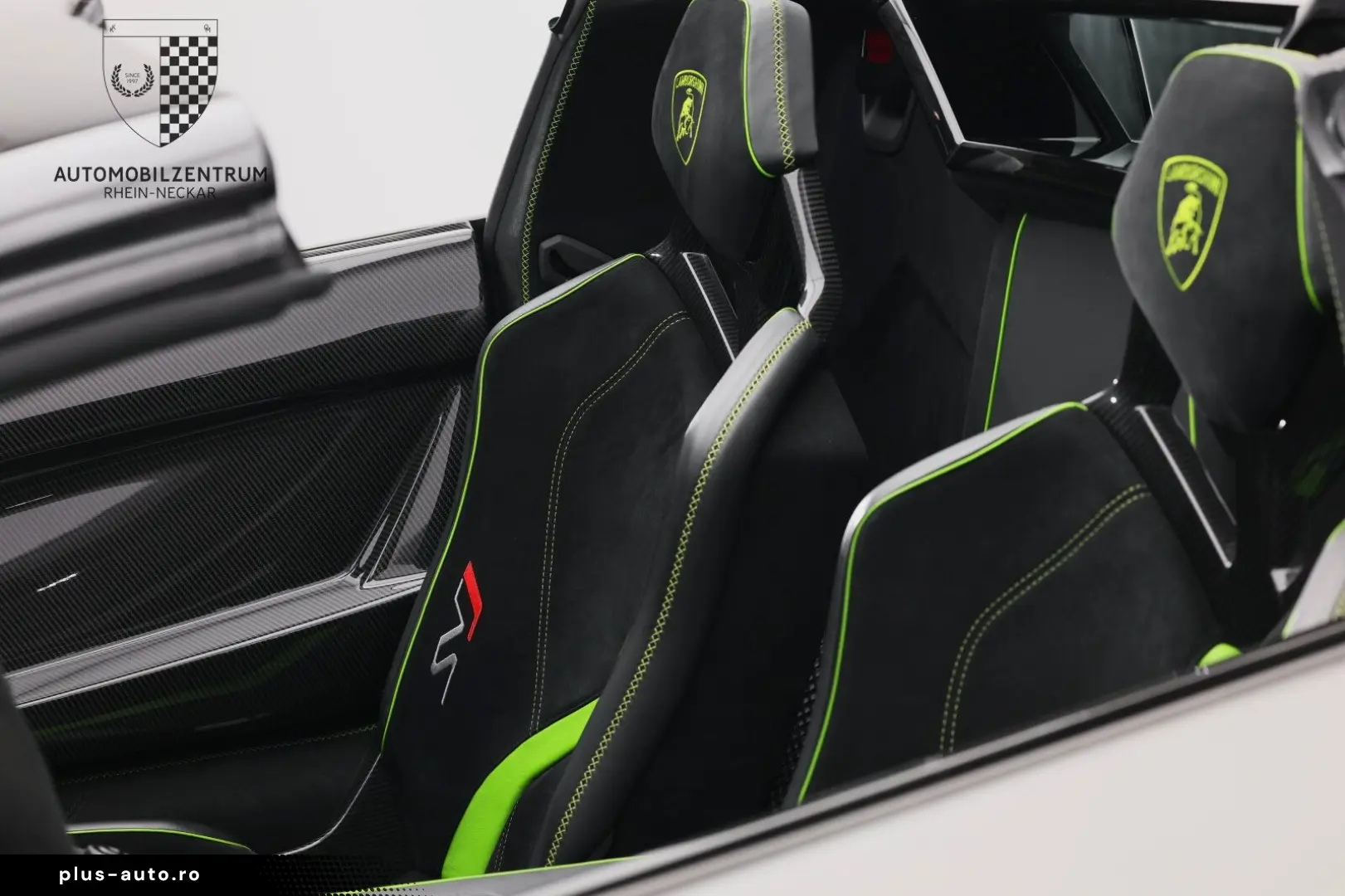 LAMBORGHINI Aventador SVJ Roadster FullCarbon PaintedLogo