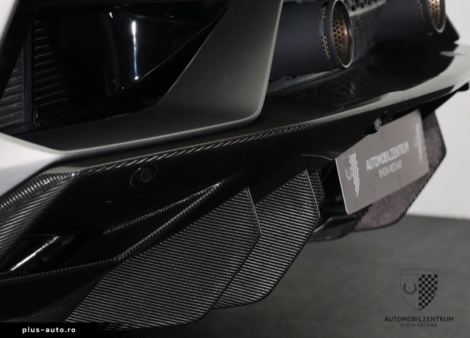 LAMBORGHINI Aventador SVJ Roadster FullCarbon PaintedLogo