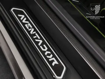 LAMBORGHINI Aventador SVJ Roadster FullCarbon PaintedLogo