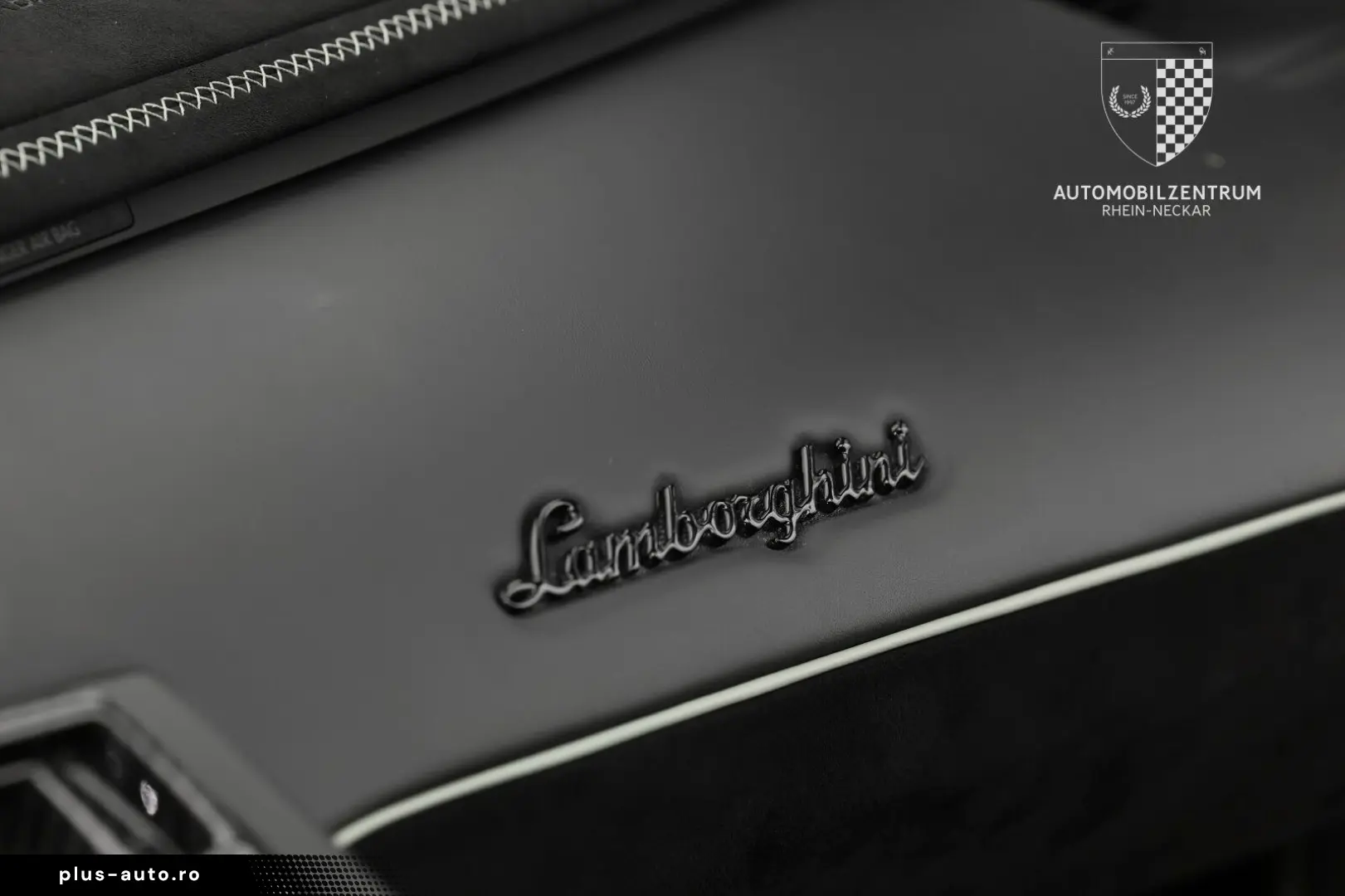 LAMBORGHINI Aventador SVJ Roadster FullCarbon PaintedLogo