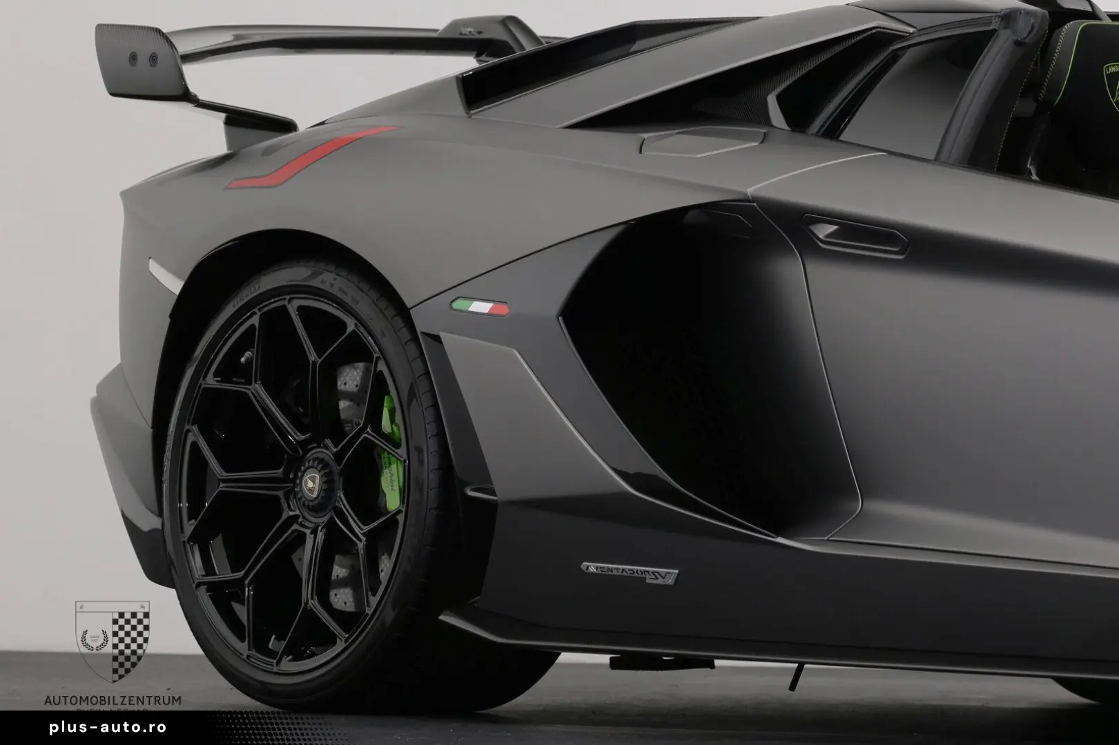 LAMBORGHINI Aventador SVJ Roadster FullCarbon PaintedLogo
