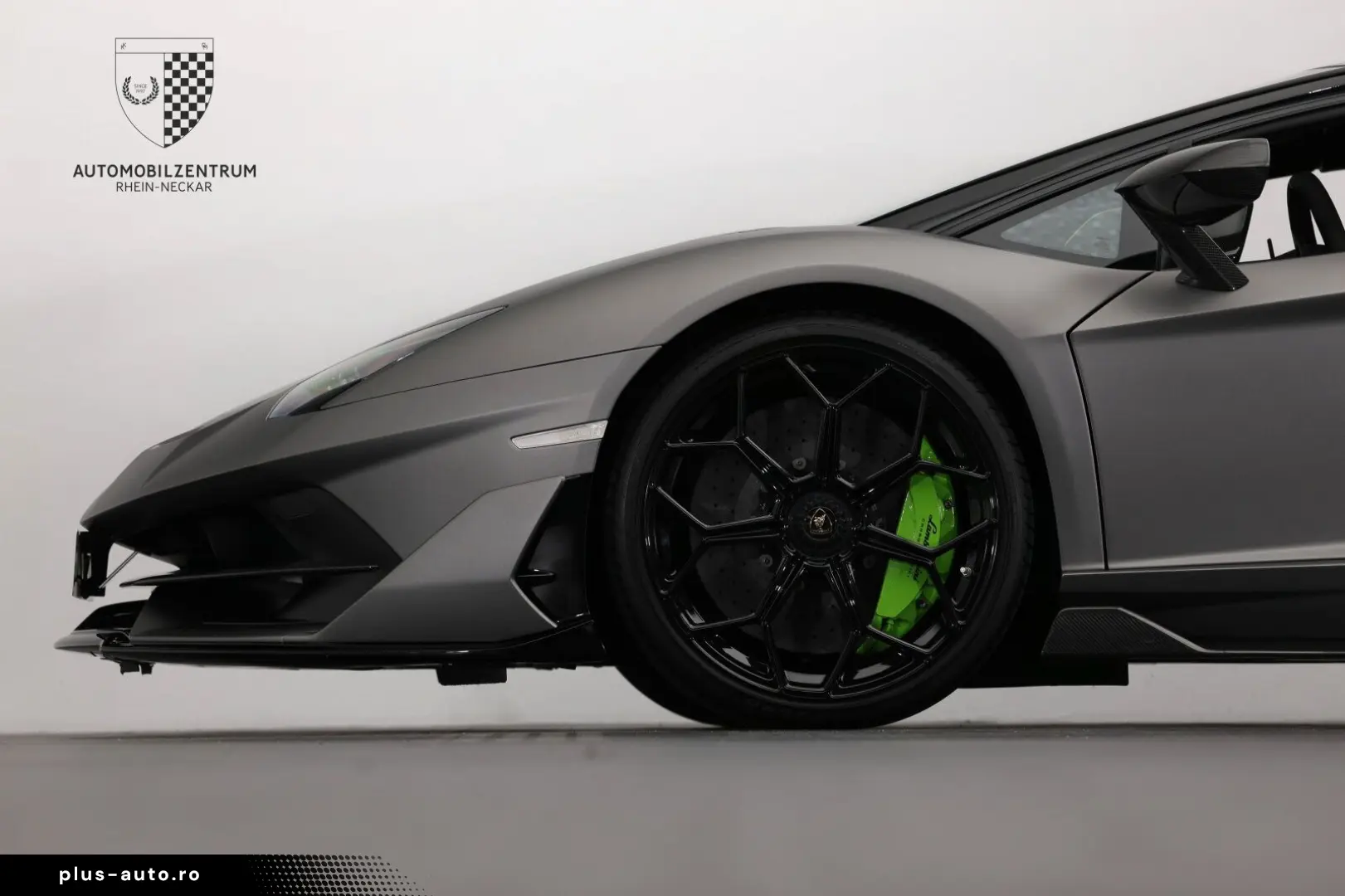 LAMBORGHINI Aventador SVJ Roadster FullCarbon PaintedLogo