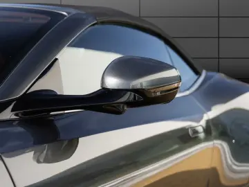 ASTON MARTIN DB12 Volante