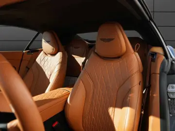 ASTON MARTIN DB12 Volante