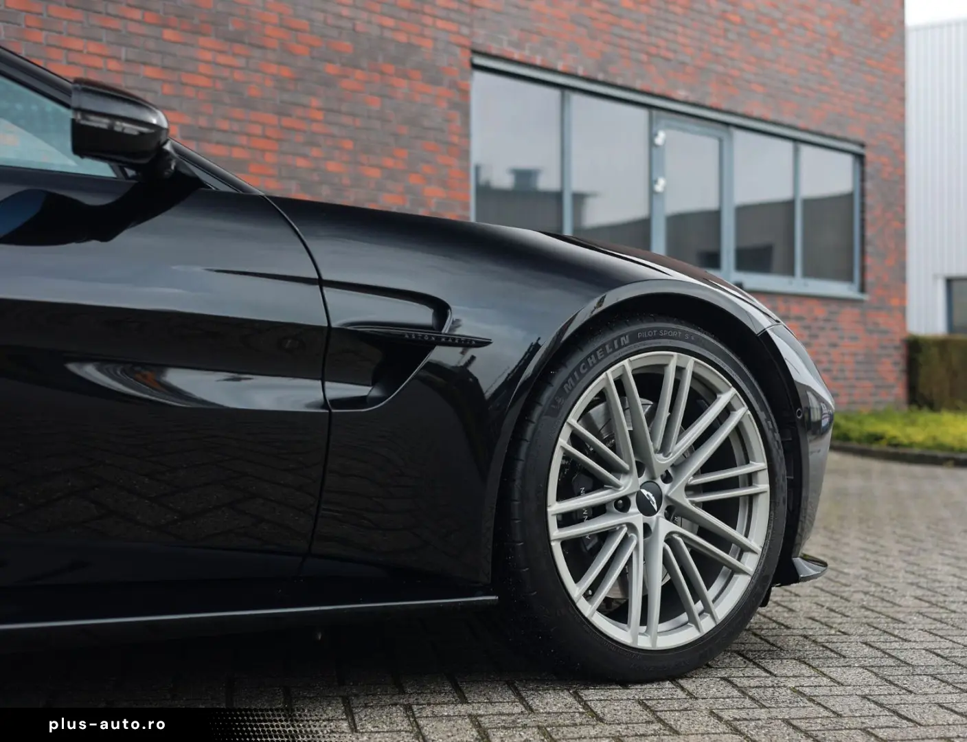 ASTON MARTIN V8 Vantage 4.0 V8