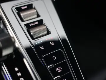 ASTON MARTIN V8 Vantage 4.0 V8