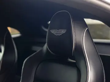 ASTON MARTIN V8 Vantage 4.0 V8