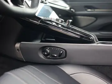 ASTON MARTIN V8 Vantage 4.0 V8