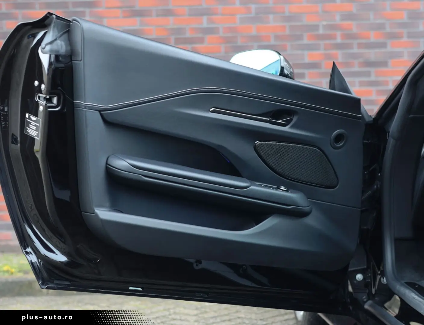 ASTON MARTIN V8 Vantage 4.0 V8